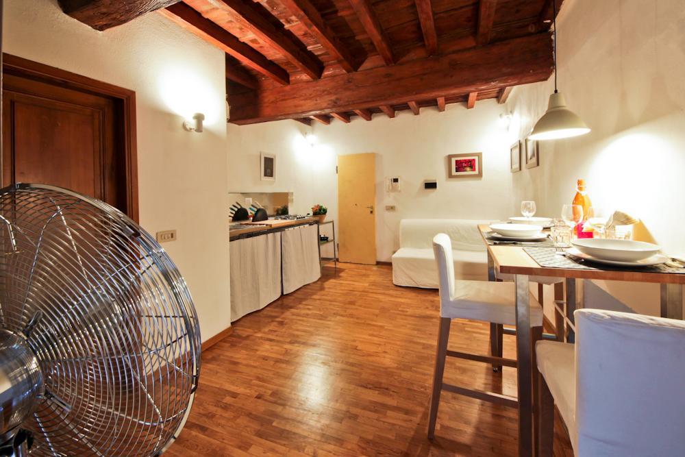 Ponte Vecchio Tower Apartman Firenze Kültér fotó